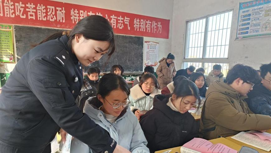77778888管家婆老家开奖,在1200米高空办婚礼什么感受,创造力策略实施推广_网红版V3.20